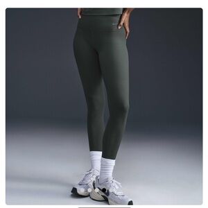 SOLD🔴Nike Leggings